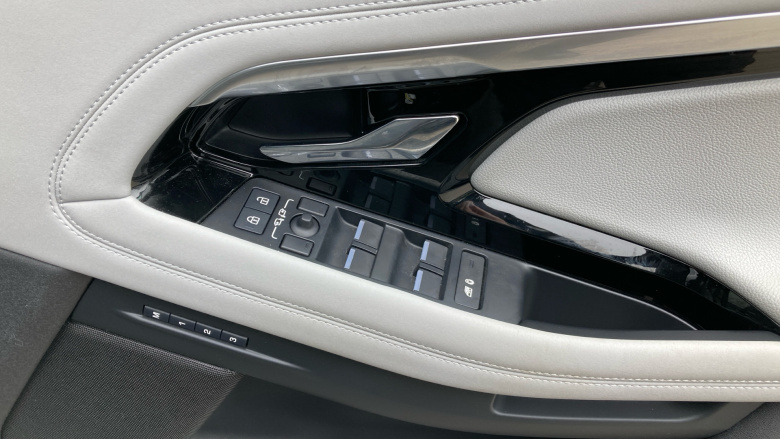 Land Rover Range Rover Evoque 1.5 P300e R-Dynamic SE 5dr Auto Hatchback